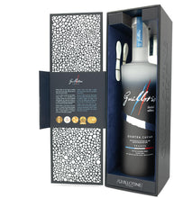 Load image into Gallery viewer, Vodka Guillotine au caviar Ossetra 40%, en coffret caviar avec des cuillères en nacre